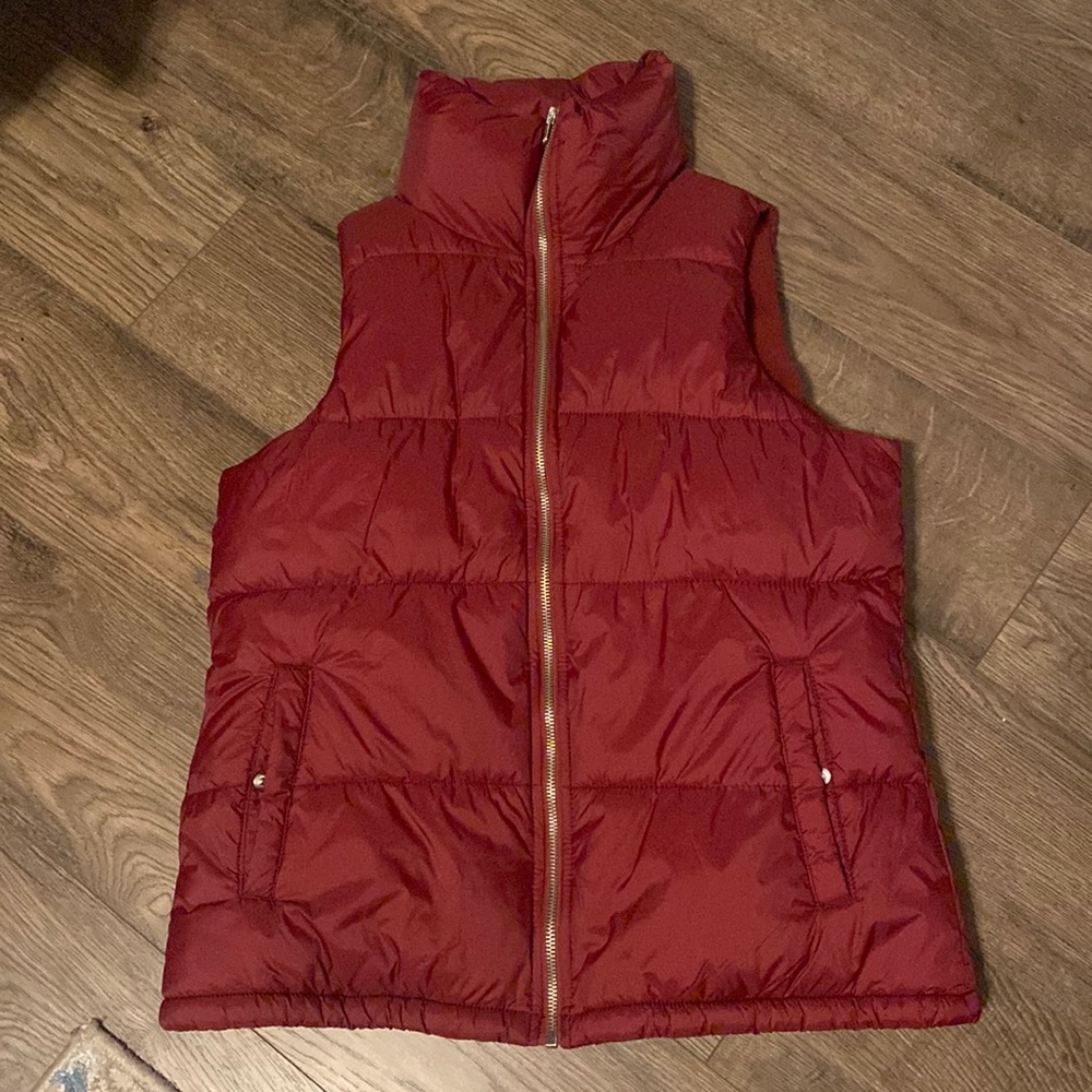 Old Navy maroon puffy vest